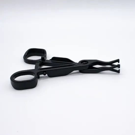 obsidian open triangle body piercing clamp